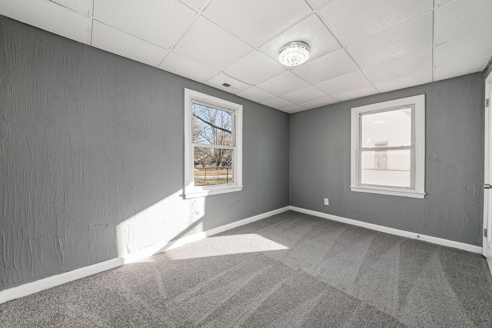 Building Photo - 2861 Woodland Ave