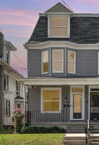 Building Photo - Available Now! Charming 5 Bedroom, 2 Bath ...