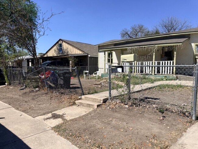 Building Photo - 2503 Arbor Pl