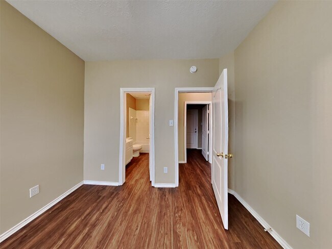 Building Photo - 26004 Castle Meadow Ln
