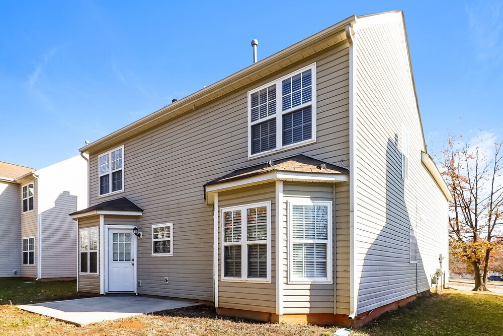 Building Photo - 7103 Fox Point Dr