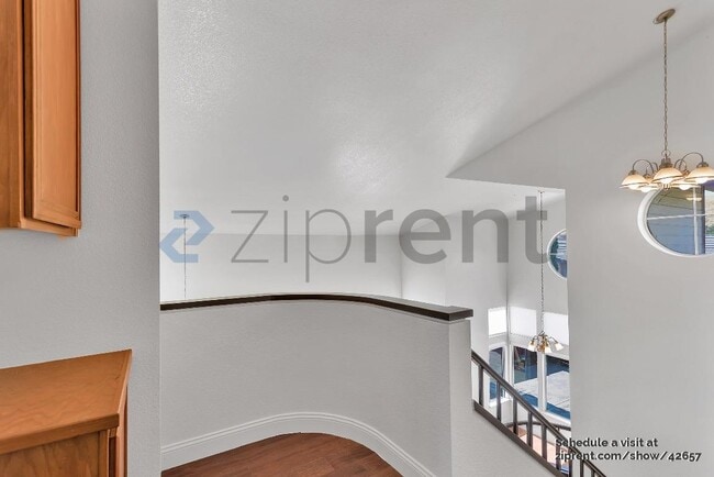 Building Photo - 115 Montego Dr