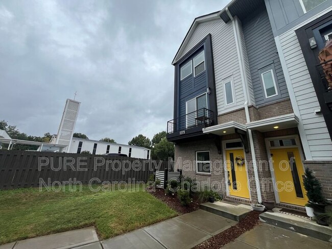 Building Photo - 2128 Electric Ln