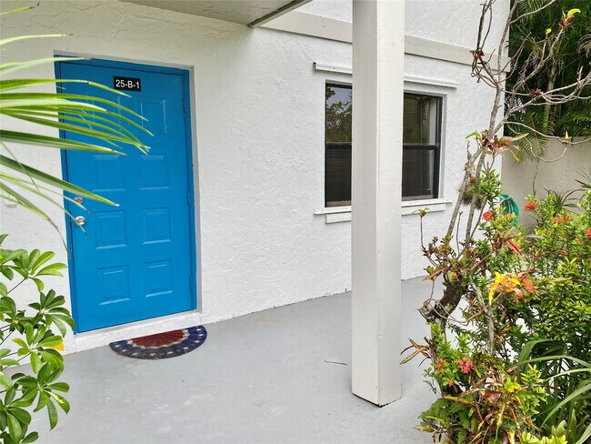 Building Photo - 3122 SW 20th Terrace