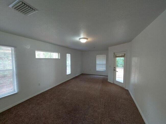 Building Photo - 8206 SW 135 ST RD