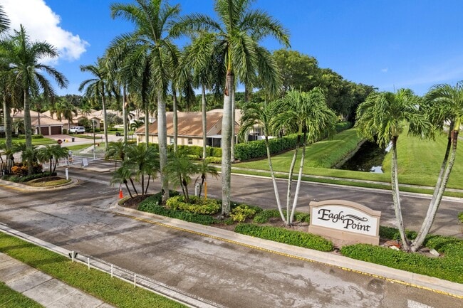 Building Photo - 7568 Eagle Point Dr