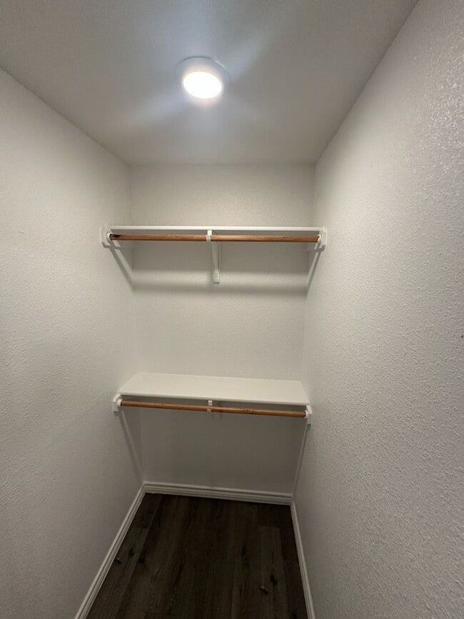 Building Photo - AVAILABLE NOW! - 2 WEEKS FREE!