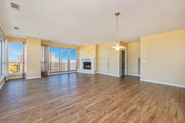 Building Photo - 1522 N Prospect Ave