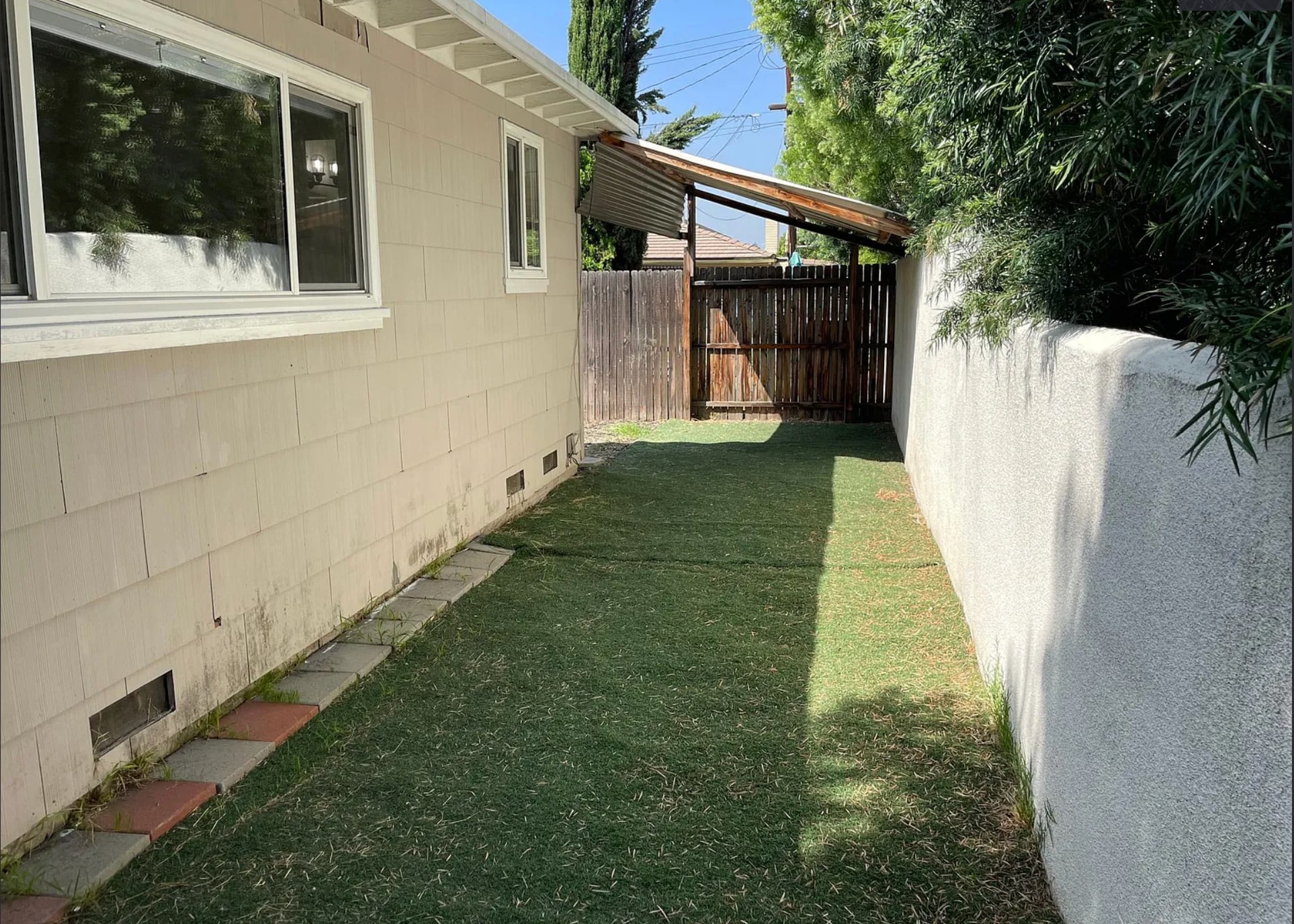 Building Photo - 555 S Indian Hill Blvd