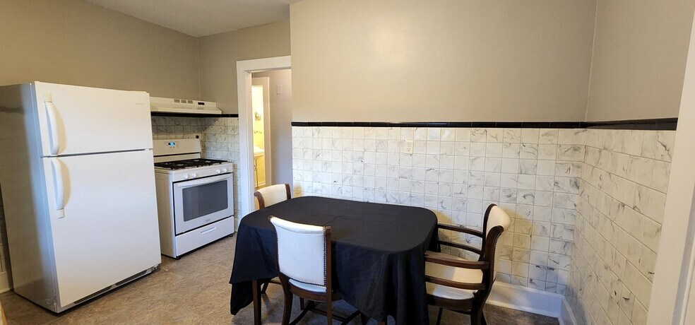 Building Photo - 17 Frank St