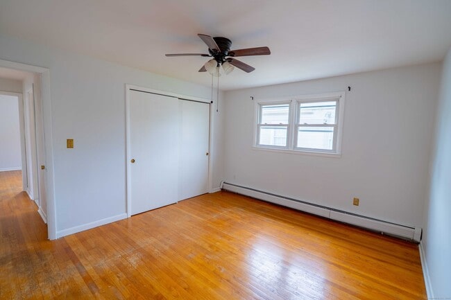 Building Photo - 326 Grovers Ave