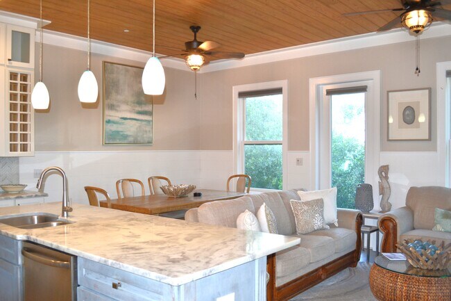 Building Photo - 2350 W County Hwy 30A