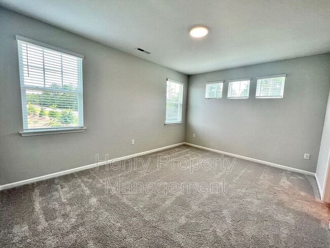 Building Photo - 1002 Brookville Ln