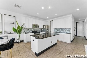 Building Photo - 1346 Nicholas Manor