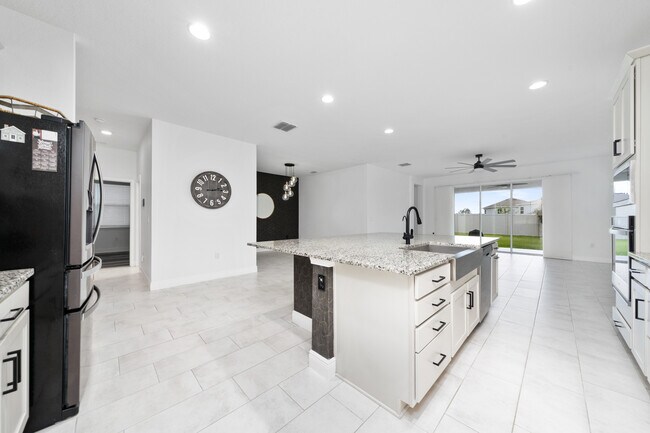 Building Photo - 2591 Seagirt Wy