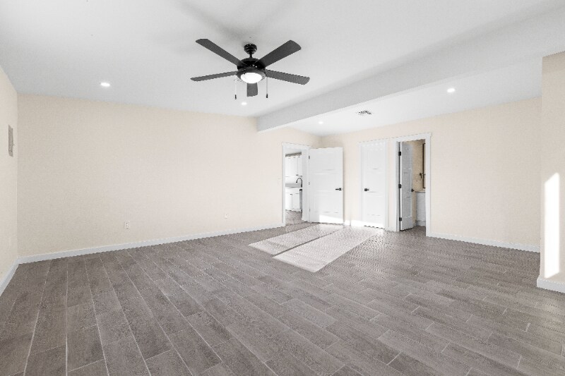 Building Photo - 4541 S 18th Ave