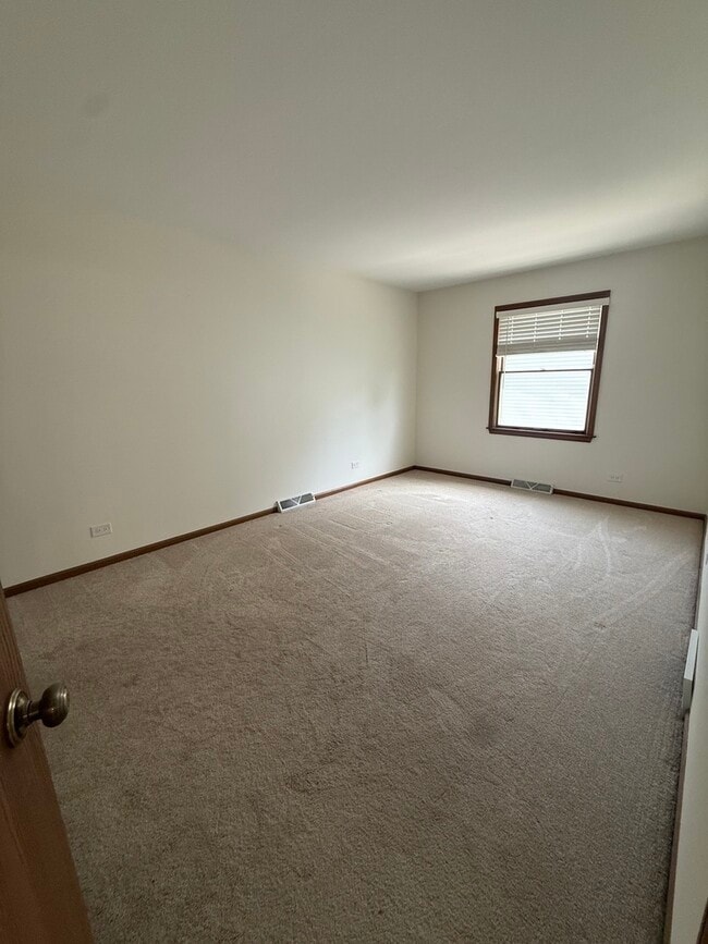Building Photo - 121 Spuhler Dr