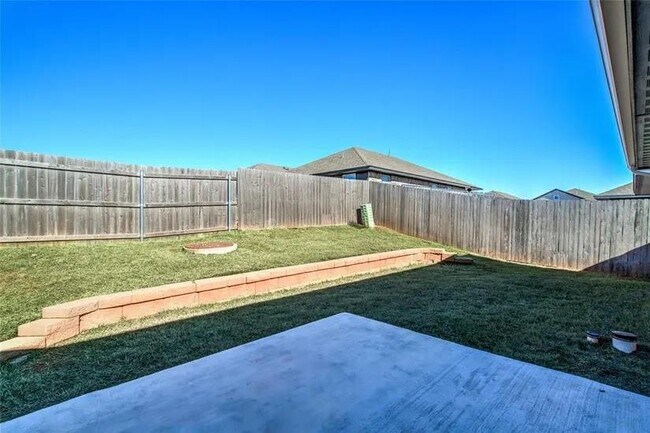 Building Photo - 9207 SW 47th St