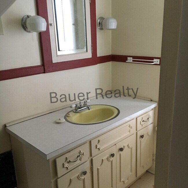 Building Photo - le604