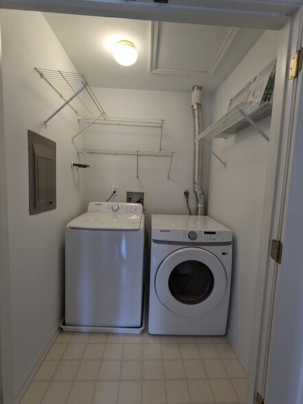 Building Photo - 13101 Briarcliff Ter