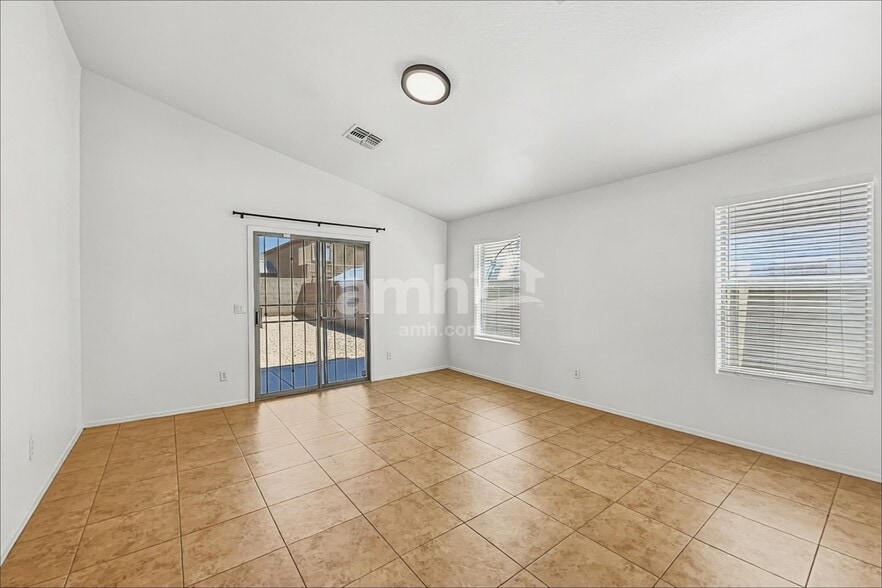 Building Photo - 11232 W Pierson St