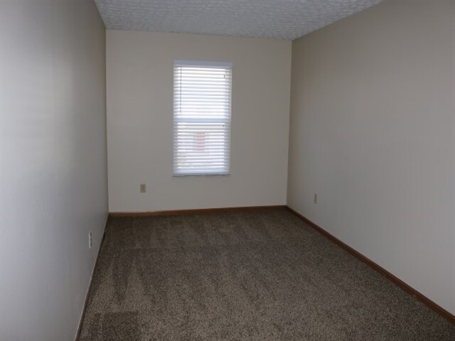 Building Photo - 2545 Willowgate Rd