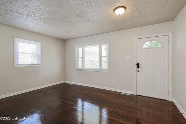 Building Photo - 908 Loretto Ave
