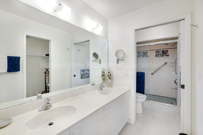 Building Photo - 249 Gabriel Cir