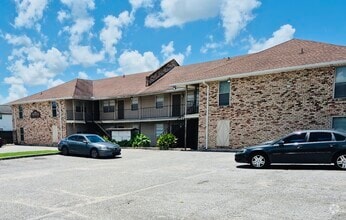Building Photo - 4518 Y A Tittle Ave