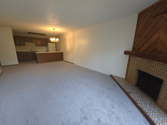 Building Photo - Price Reduction! Northeast Boulder 2 bedro...