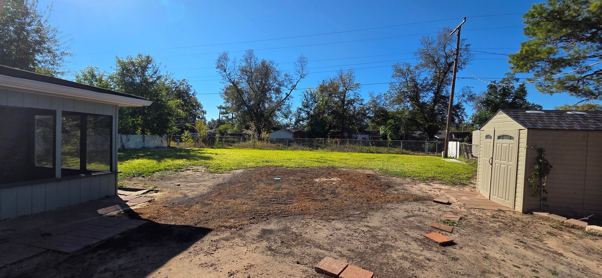 Building Photo - 2114 Ray Ave