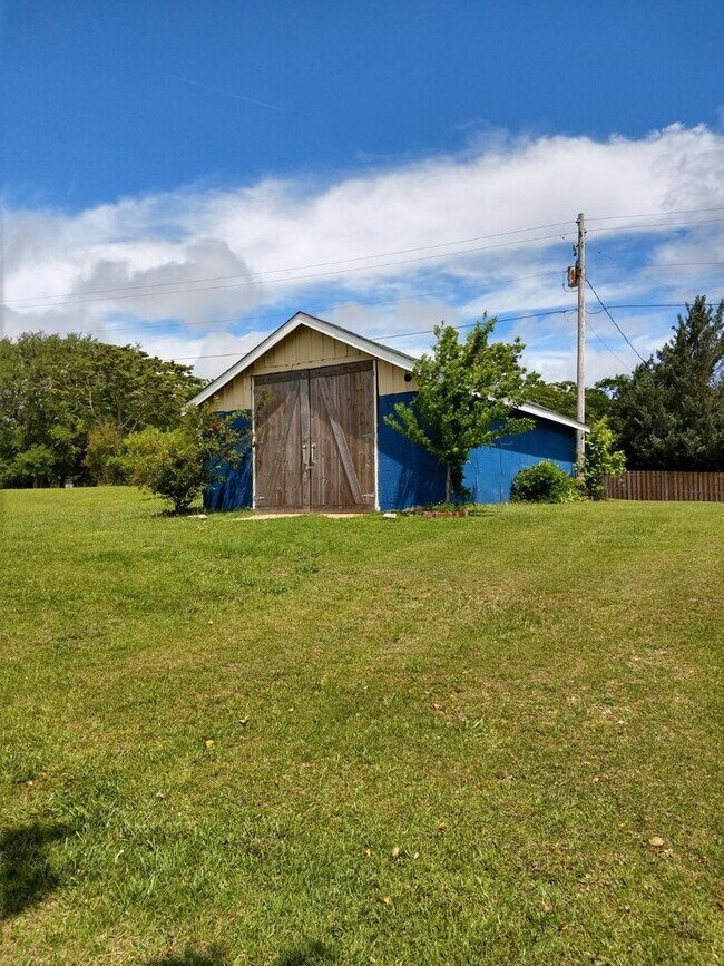 Building Photo - 108 Hawkins Creek Ln