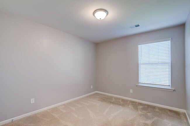 Building Photo - 416 Sandfarm Trail