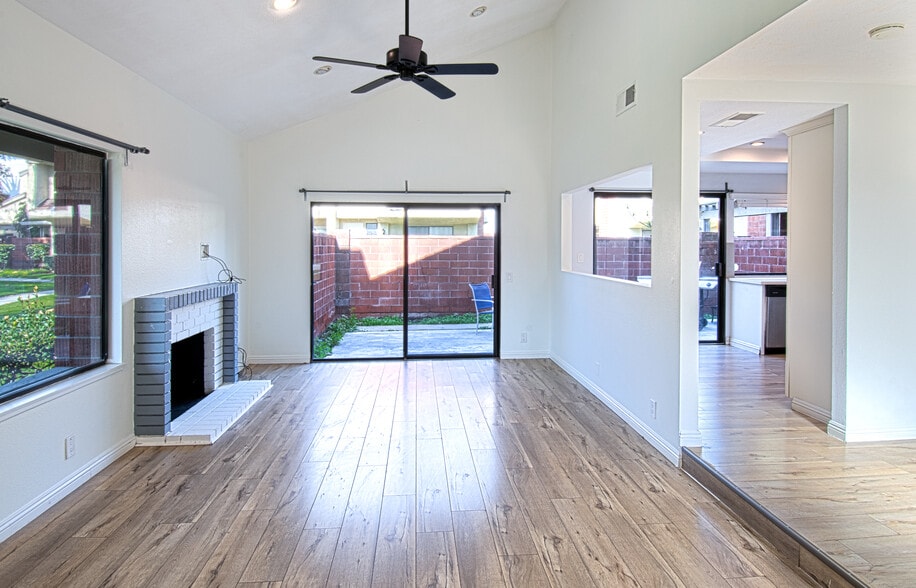 Building Photo - 2064 S June Pl