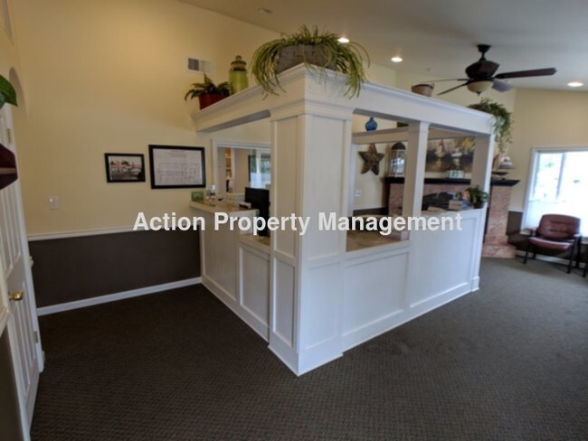 Building Photo - 511 S Sequim Ave