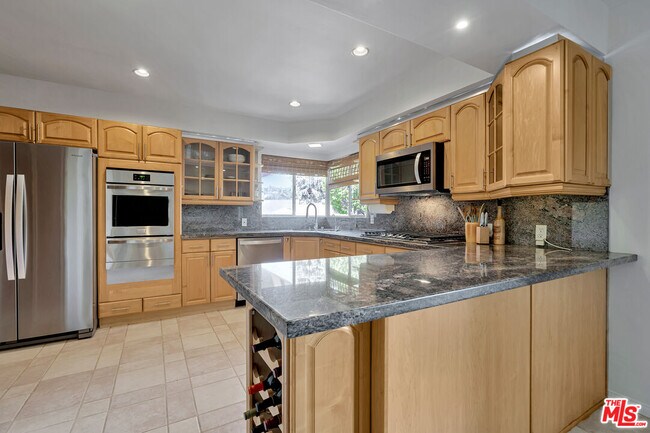Building Photo - 15511 Woodcrest Dr
