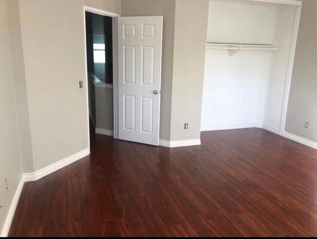 Building Photo - 23900 Cadenza Dr