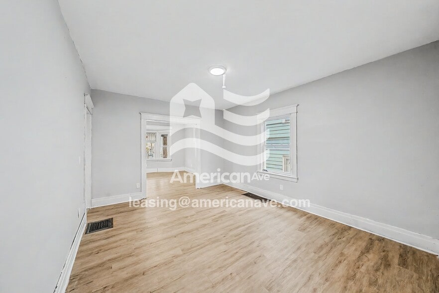 Building Photo - 800 Ave D