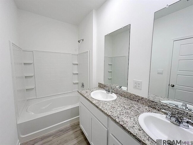 Building Photo - 1047 Drago Dr