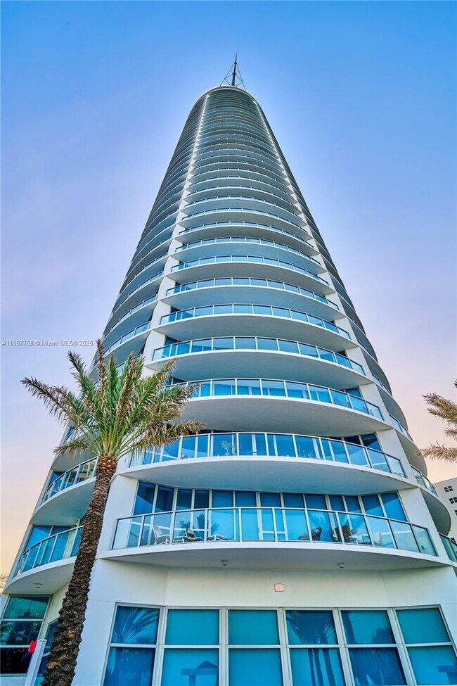 Building Photo - 3101 S Ocean Dr