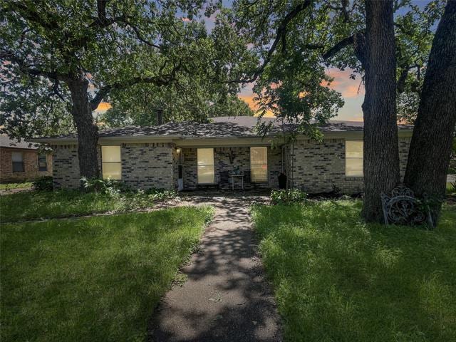 Building Photo - 7000 Lincoln Dr