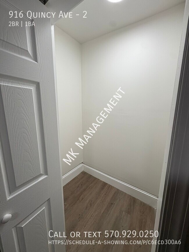 Building Photo - 916 Quincy Ave