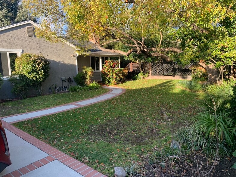 Private Front Yard - 7951 Day St