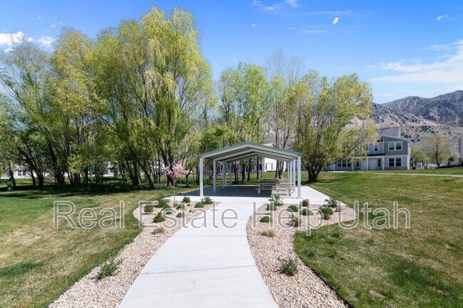 Building Photo - 281 W 1150 N