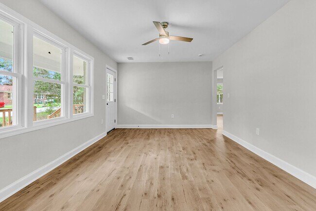 Building Photo - 30 Guerry Cir