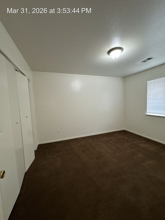 Building Photo - 4048