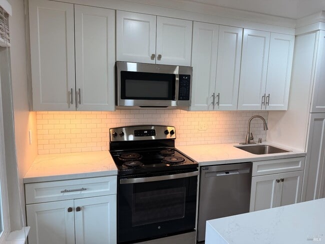 Building Photo - 4888 Clayton Rd