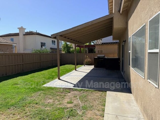 Building Photo - 43174 Teramo St