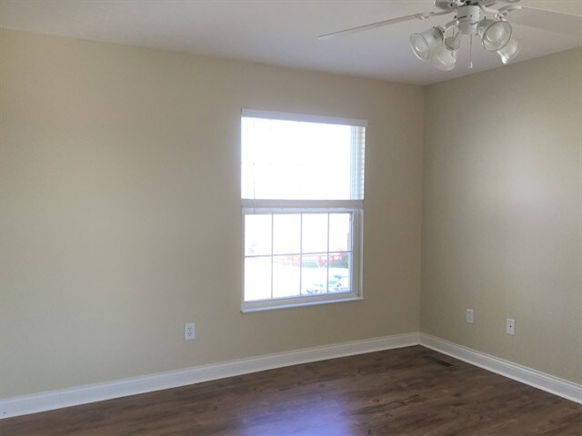 Building Photo - 10408 Lynchburg Dr