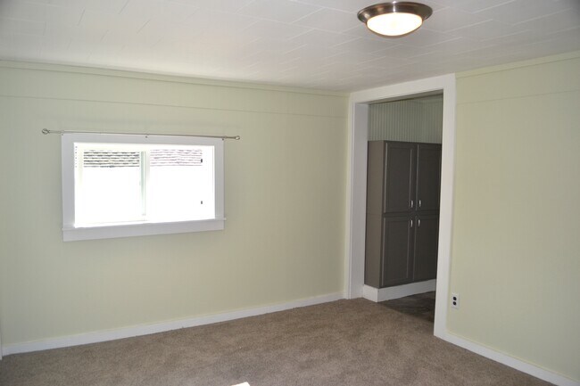 upstairs family room - 222 W Case St